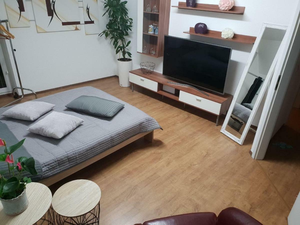 Gemuetliches Zimmer Mit Eigenem Bad/Wc/Kueche Kassel Kültér fotó